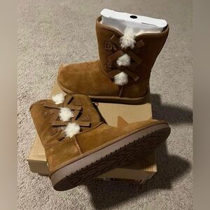 Kids Koolaburra by Ugg Victoria short boot